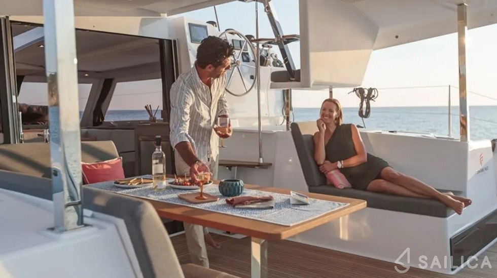 Isla 40 - Yacht Charter Sailica