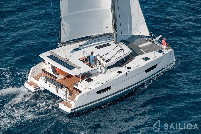 Isla 40 - Yacht Charter Sailica