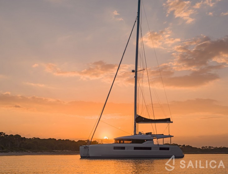 Lagoon 50 - Yacht Charter Sailica