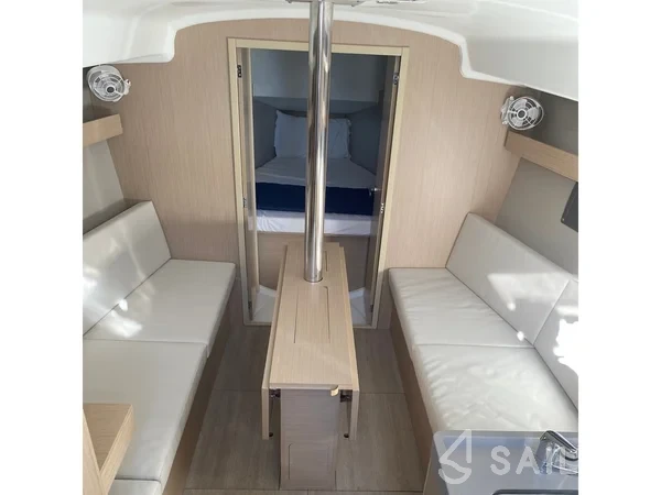 Oceanis 34.1 - Yacht Charter Sailica