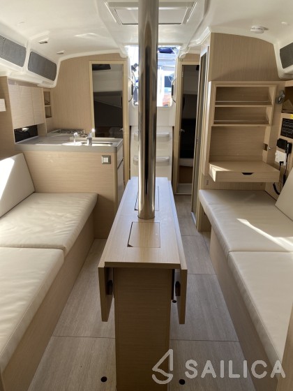 Oceanis 34.1 - Yacht Charter Sailica