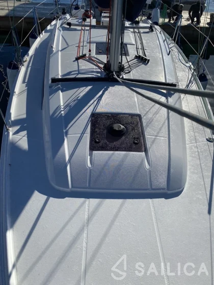 Oceanis 34.1 - Yacht Charter Sailica