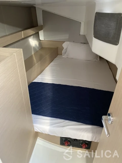 Oceanis 34.1 - Yacht Charter Sailica