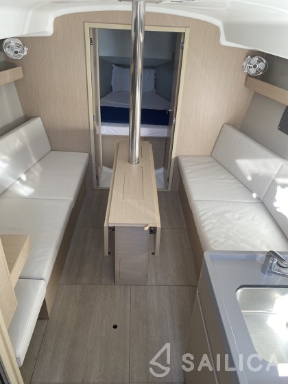 Oceanis 34.1 - Yacht Charter Sailica