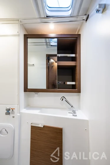 Lagoon 40 - Yacht Charter Sailica