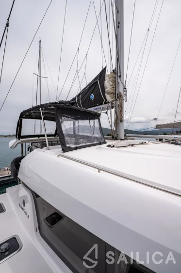 Lagoon 40 - Yacht Charter Sailica