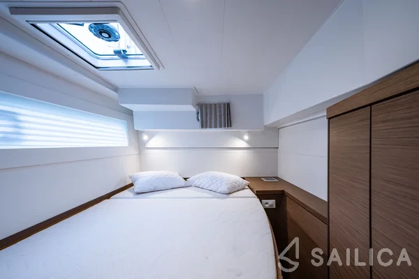 Lagoon 40 - Yacht Charter Sailica