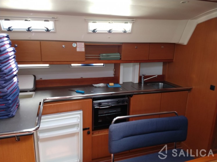 Bavaria 45 Cruiser - Yacht Charter Sailica