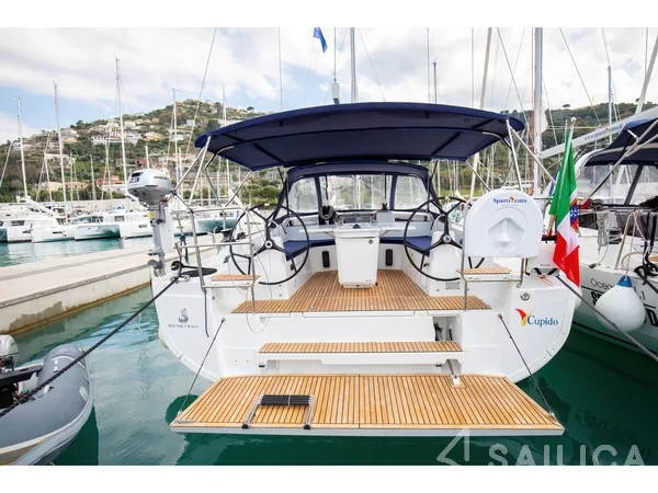 Oceanis 40.1 - Yacht Charter Sailica