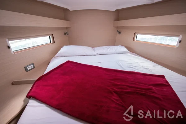 Oceanis 40.1 - Yacht Charter Sailica