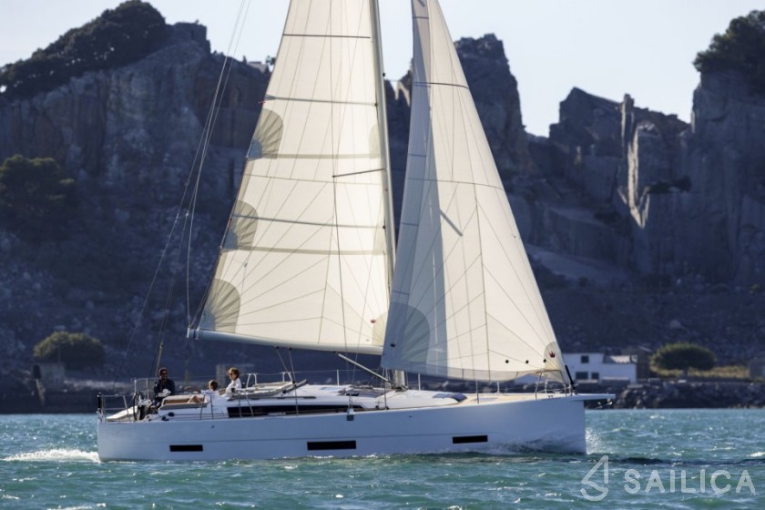 Dufour 390 Grand Large - Yacht Charter Sailica