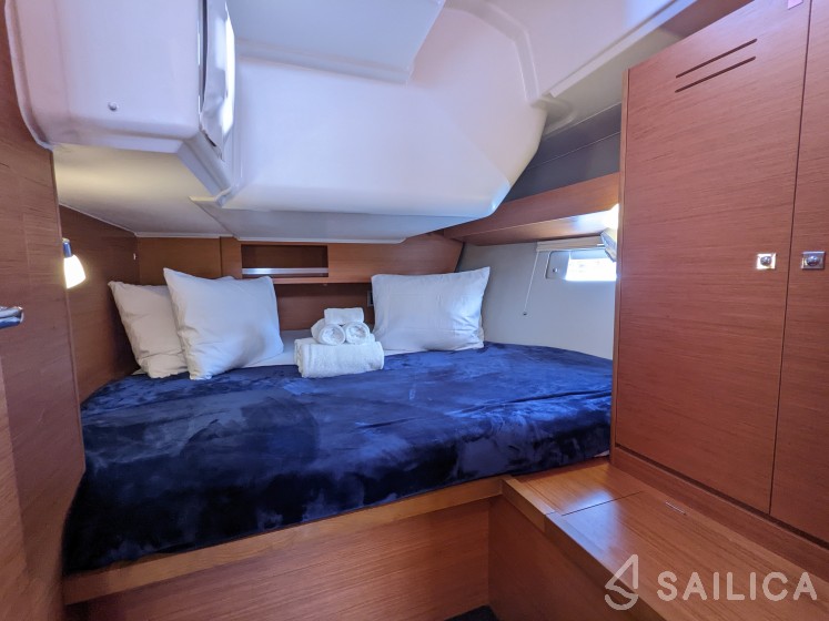 Dufour 430 - Yacht Charter Sailica