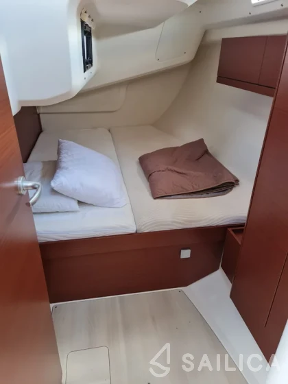 Hanse 418 - Yacht Charter Sailica