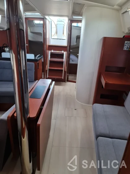Hanse 418 - Yacht Charter Sailica