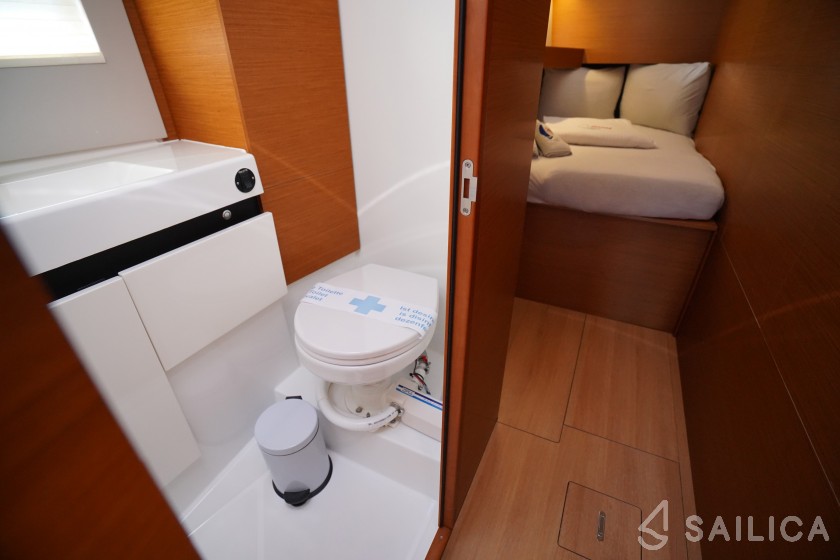 Sun Odyssey 490 - Yacht Charter Sailica