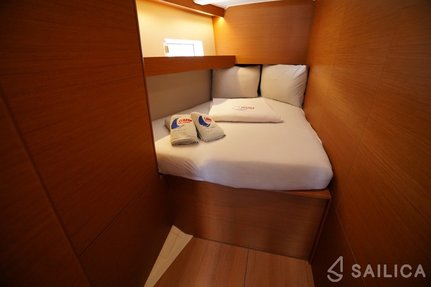 Sun Odyssey 490 - Yacht Charter Sailica