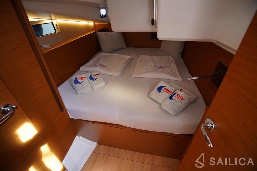 Sun Odyssey 490 - Yacht Charter Sailica