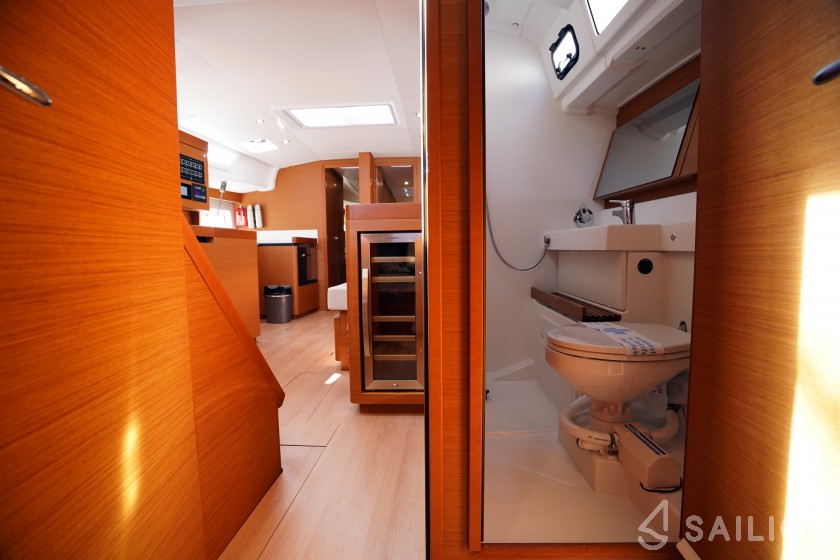 Sun Odyssey 490 - Yacht Charter Sailica