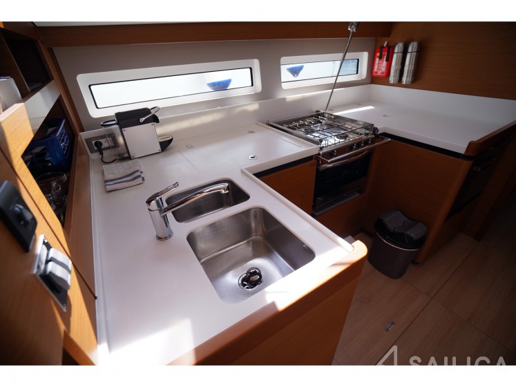Sun Odyssey 490 - Yacht Charter Sailica