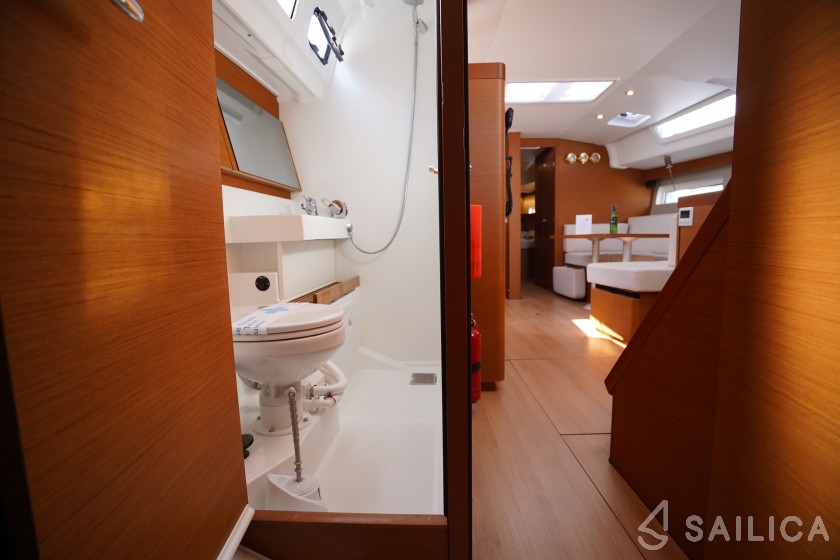 Sun Odyssey 490 - Yacht Charter Sailica