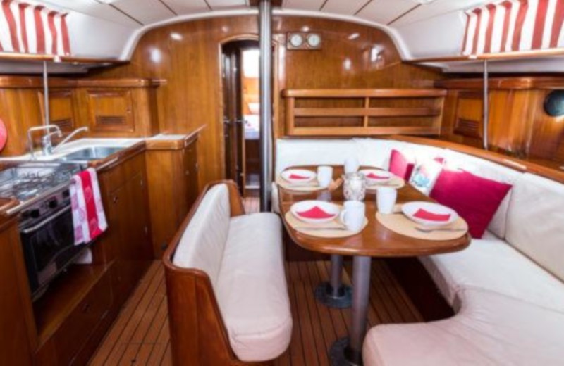 Oceanis 41.1 - Yacht Charter Sailica