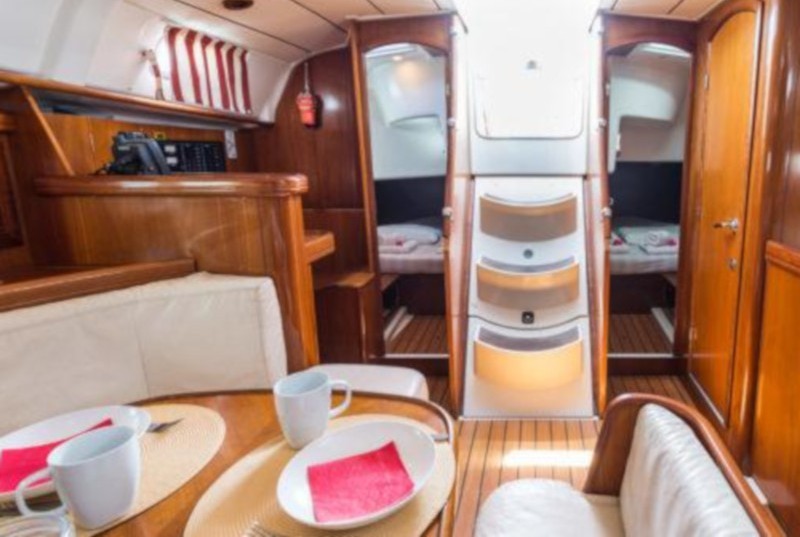 Oceanis 41.1 - Yacht Charter Sailica
