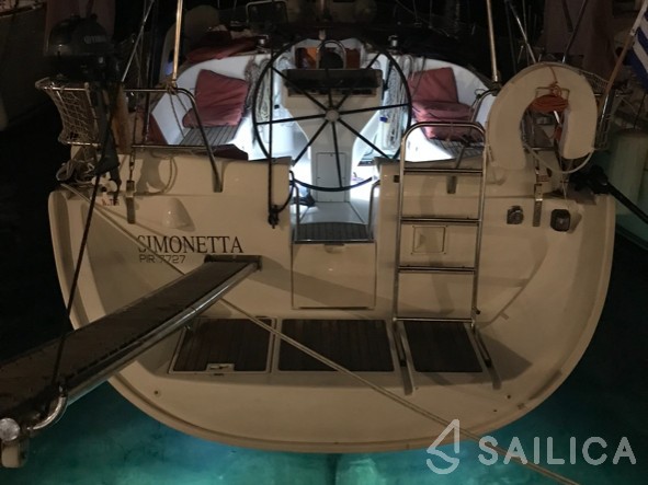 Oceanis 41.1 - Yacht Charter Sailica