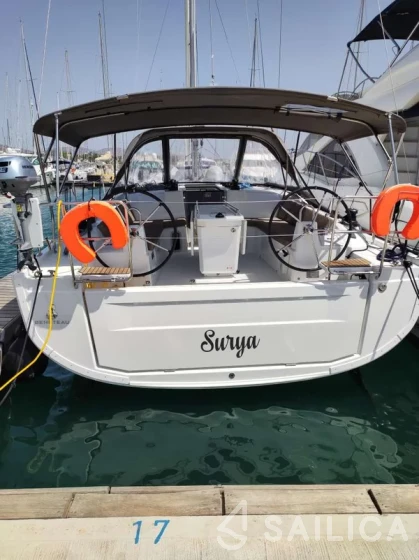 Oceanis 40.1 - Yacht Charter Sailica
