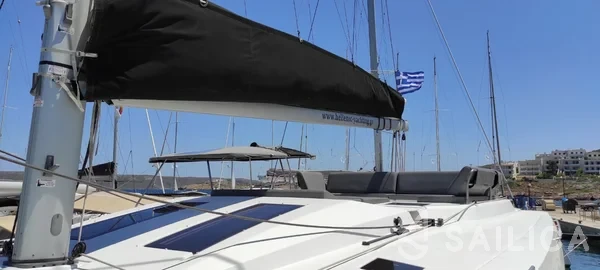 Elba 45 - Yacht Charter Sailica