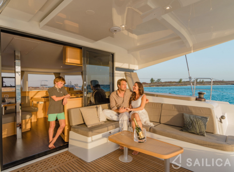 Lagoon 42 - Yacht Charter Sailica