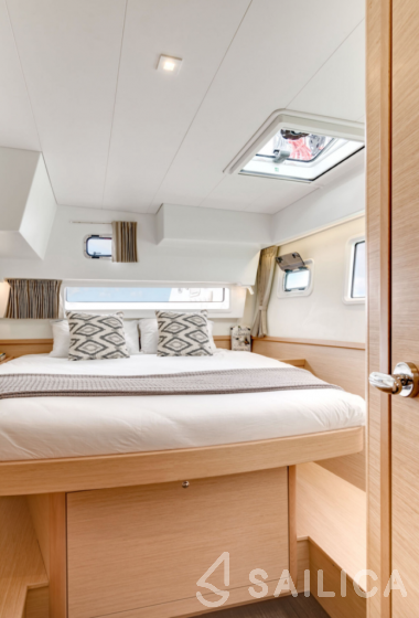Lagoon 42 - Yacht Charter Sailica
