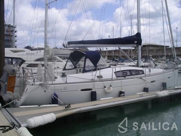 Oceanis 40 - Yacht Charter Sailica