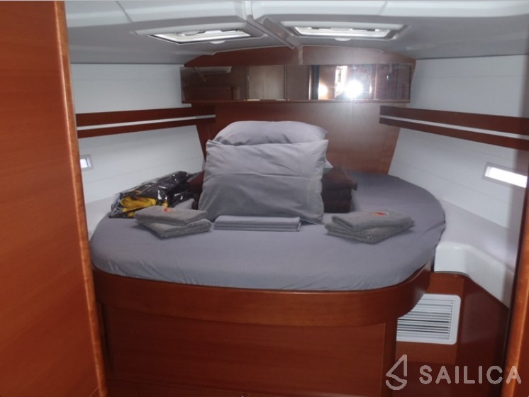 Dufour 445 Grand Large - Yacht Charter Sailica