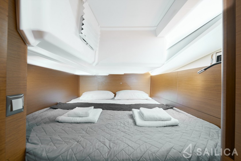 Sun Odyssey 440 - Yacht Charter Sailica