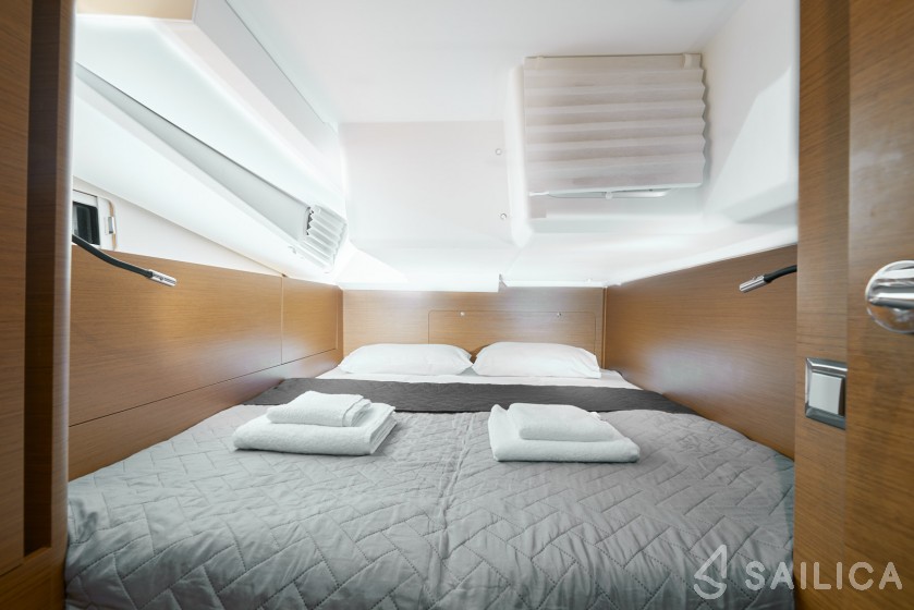 Sun Odyssey 440 - Yacht Charter Sailica