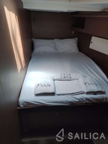 Oceanis 51.1 - Yacht Charter Sailica