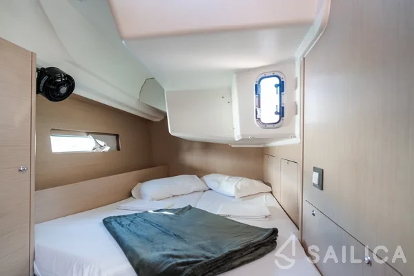 Oceanis 40.1 - Yacht Charter Sailica