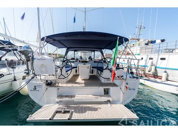 Oceanis 40.1 - Yacht Charter Sailica