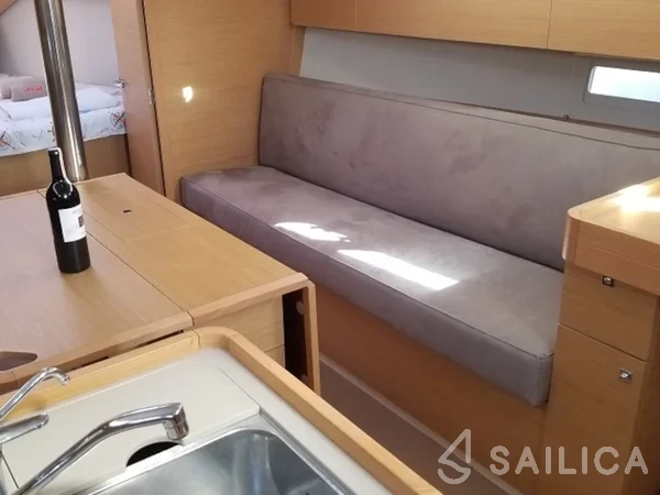 Dufour 360 GL - Yacht Charter Sailica