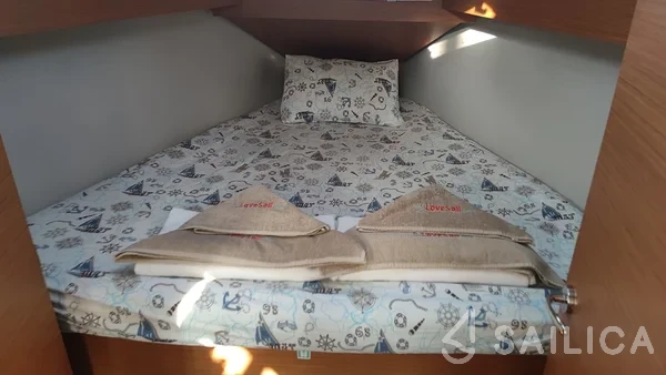 Dufour 360 - Yacht Charter Sailica