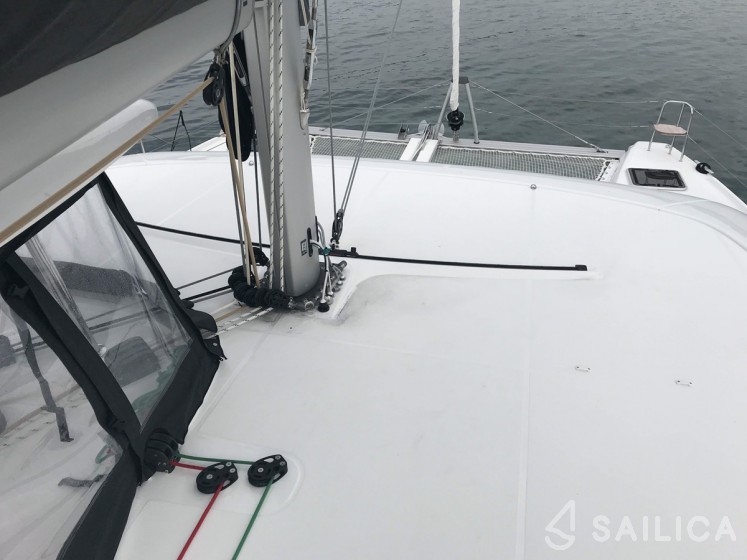 Lagoon 42 - Yacht Charter Sailica