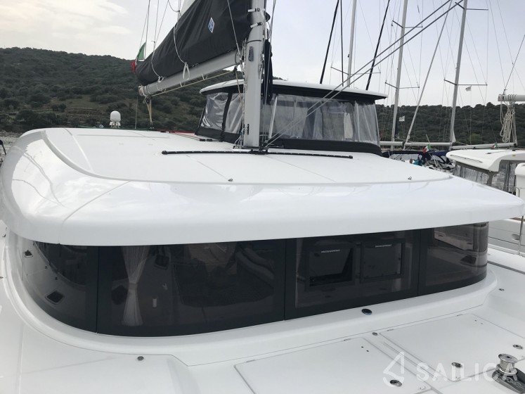 Lagoon 42 - Yacht Charter Sailica