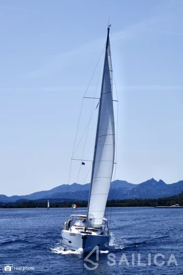 Dufour 430 - Yacht Charter Sailica