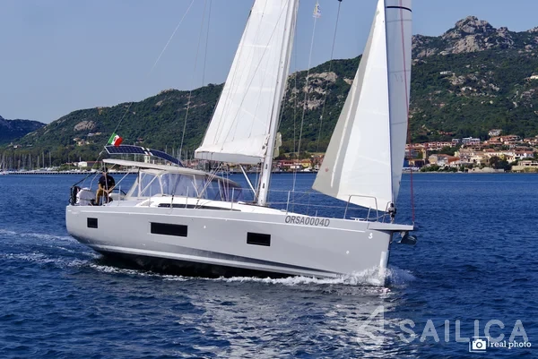 Oceanis 51.1 - Yacht Charter Sailica
