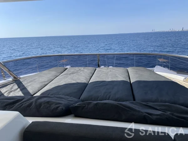 Lagoon 630 - Yacht Charter Sailica