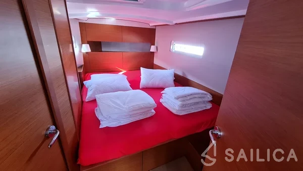 Sun Odyssey 410 - Yacht Charter Sailica