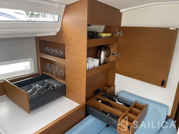 Sun Odyssey 410 - Yacht Charter Sailica