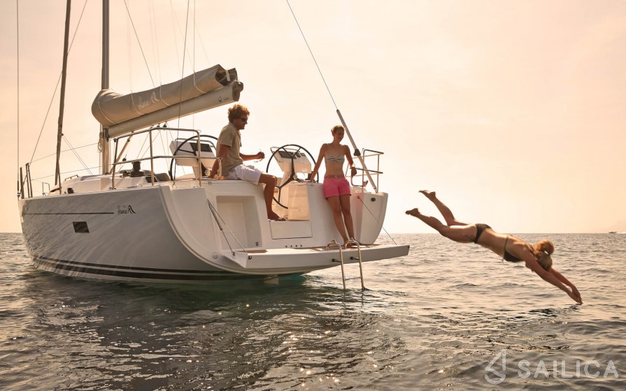 Hanse 455 - Yacht Charter Sailica