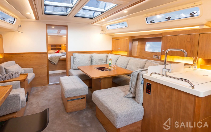 Hanse 455 - Yacht Charter Sailica