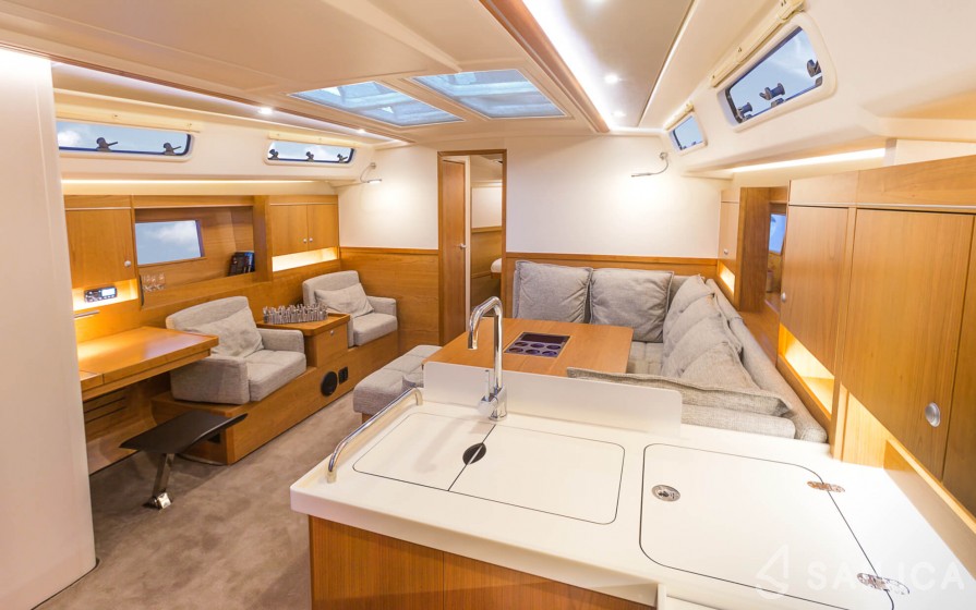 Hanse 455 - Yacht Charter Sailica